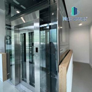 Thang máy tại Tini Co Working