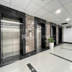 Khu vực thang máy tại tòa nhà Tech Valley