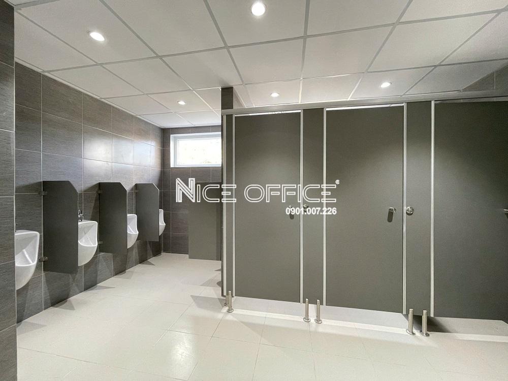 nha-ve-sinh-tai-moi-tang-tech-valley