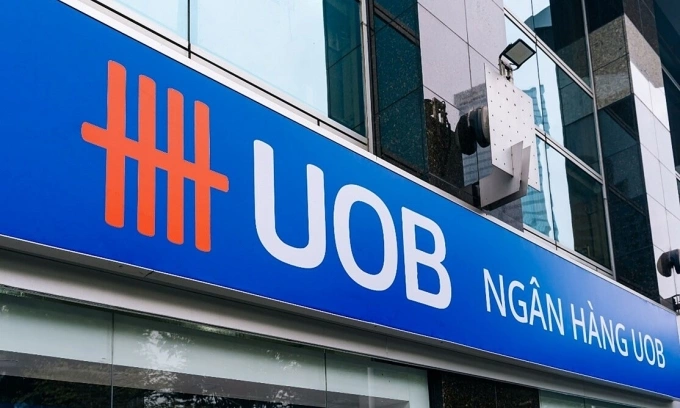 Ngân hàng UOB hiện có chi nhánh tại toà nhà Sunwah trên đường Nguyễn Huệ, TpHCM