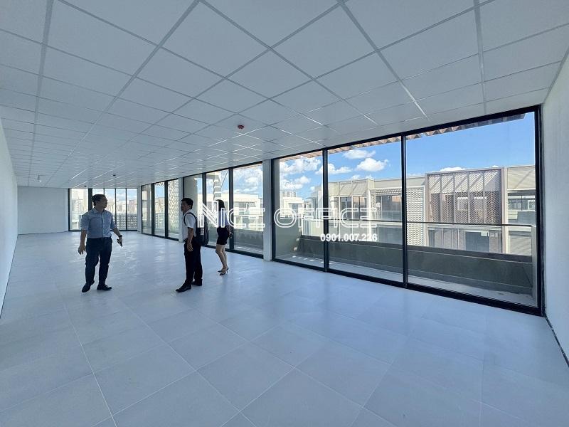Khách hàng Nice Office đi xem mặt bằng trống tại WIYO Complex The Global City