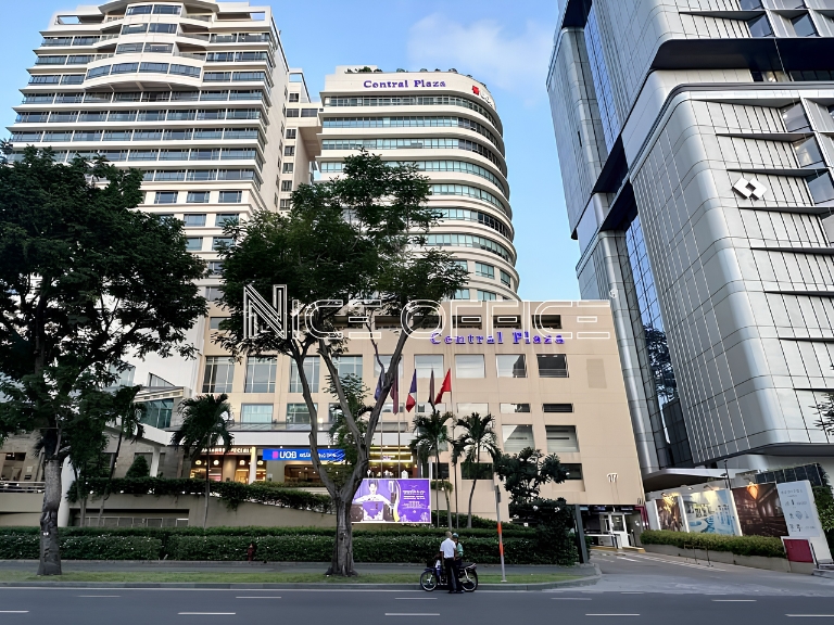 Toà nhà Central Plaza