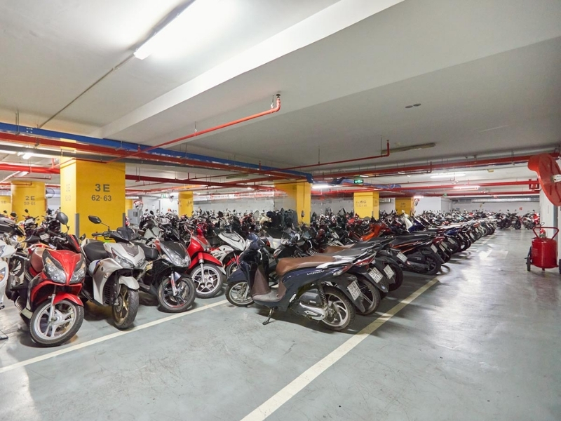 Hầm gửi xe máy tại Etown Central Tower